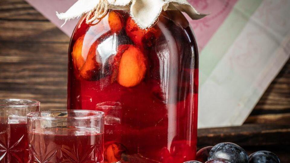 Компот хранится в прохладном месте