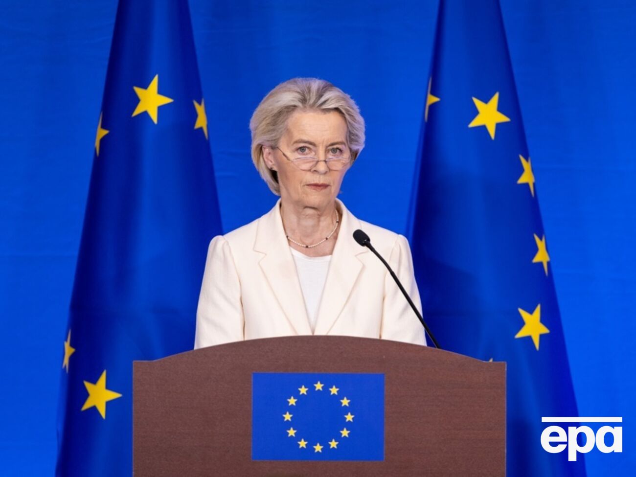 До цього віцепрезидент Бундестагу cказав, що фон дер Ляєн (на фото) нібито виходила з кімнати