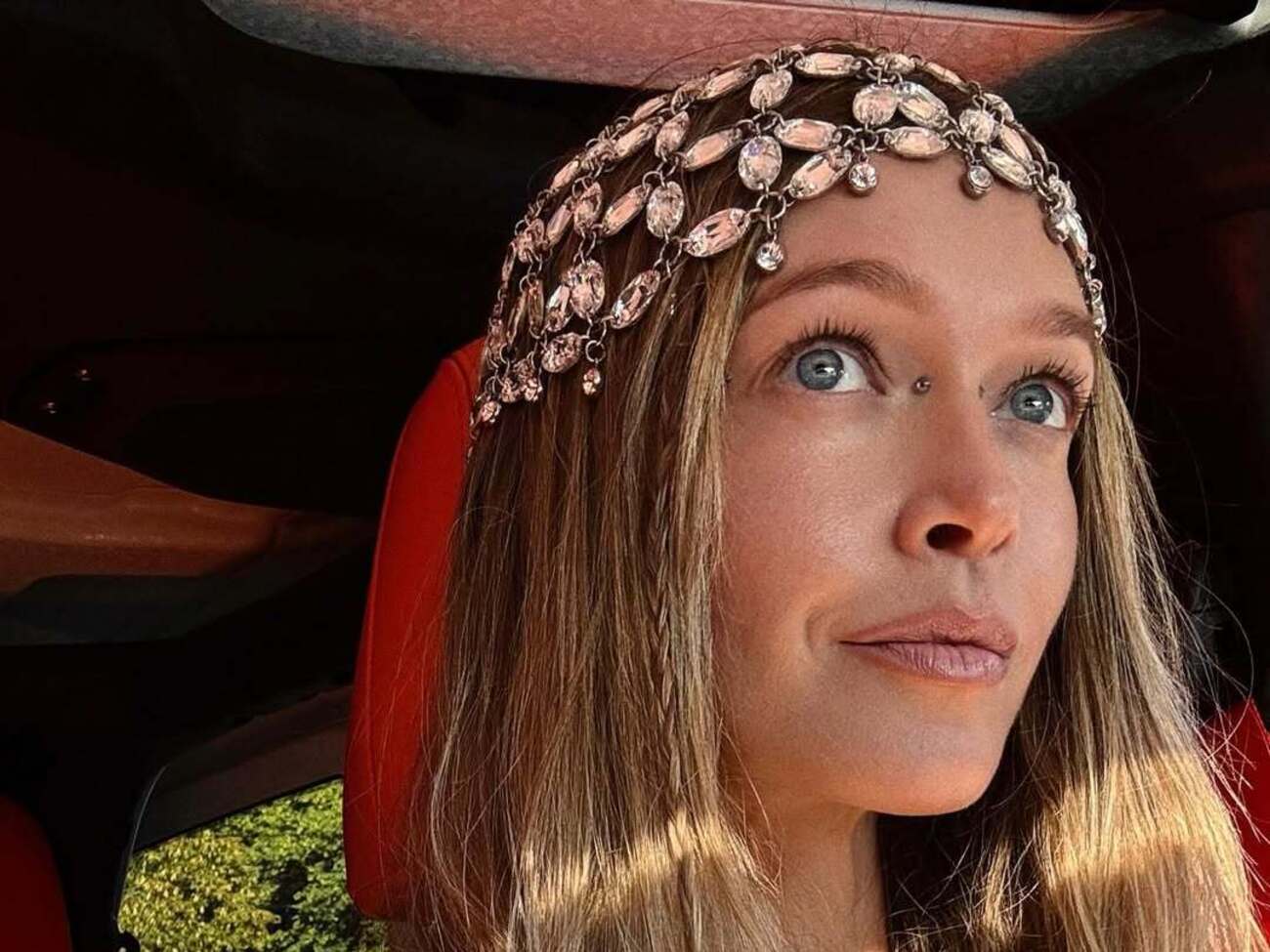 Брежнева: I'm falling to you