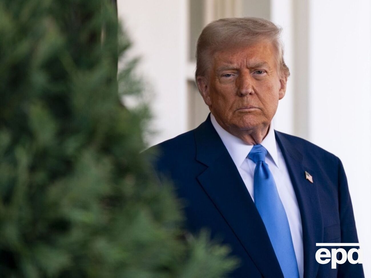 Трамп сейчас занял "выжидательную" позицию, отметили собеседники СМИ