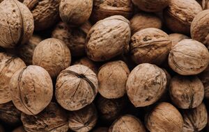 Волоські горіхи потрібно трохи підсушити