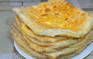 Обжарьте плачинды на умеренном огне до готовности с двух сторон