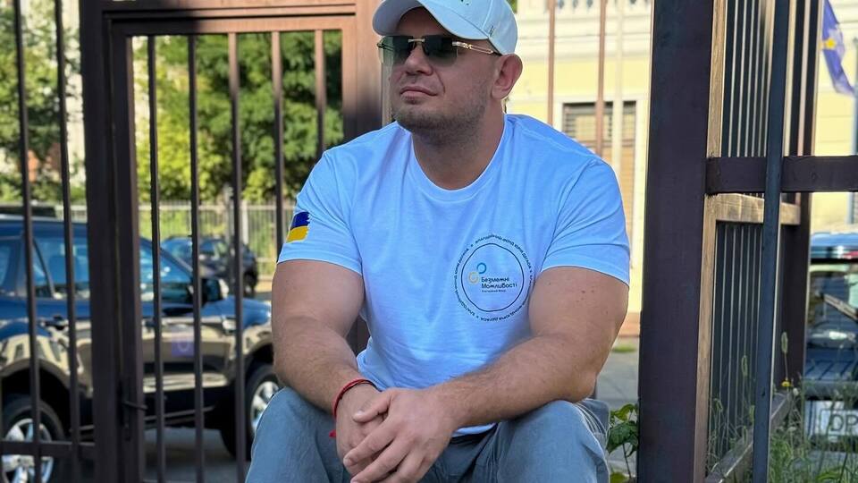 Местные власти должны поддерживать или хотя бы не мешать, считает Дегас