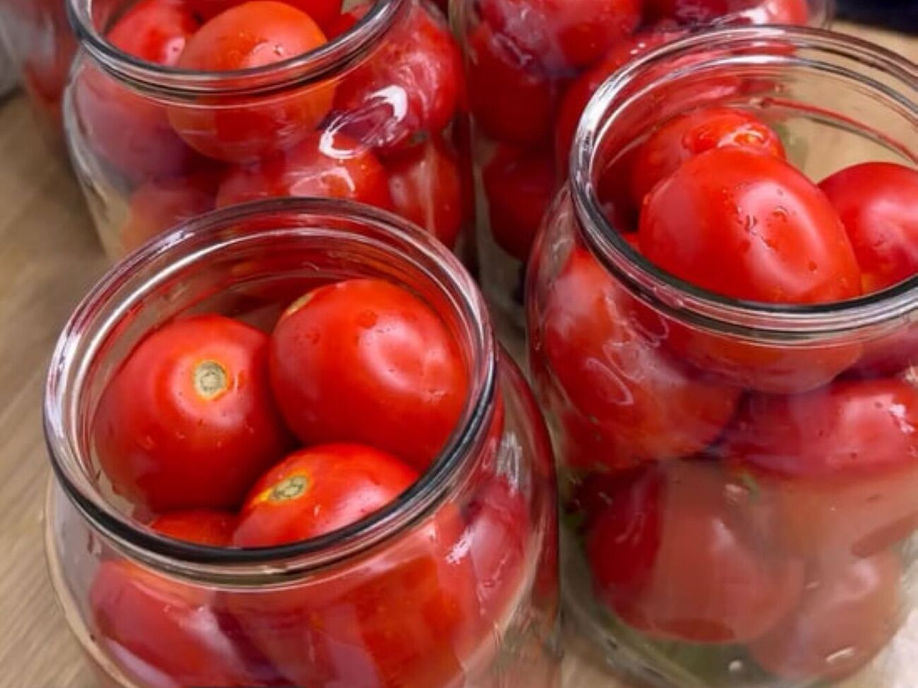 Для маринада понадобятся соль, сахар и уксус