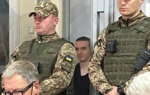 Зинченко также подал ходатайство, чтобы аудиозаписи его родителей исследовали в закрытом режиме