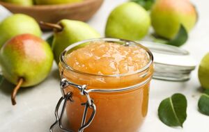 Груши в этом рецепте варят дважды, но недолго