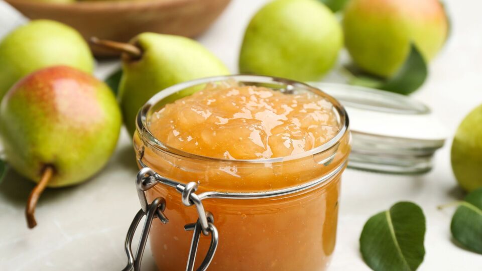 Груши в этом рецепте варят дважды, но недолго