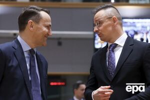 Сикорский отреагировал на пост Сийярто об ударах по нефтепроводу "Дружба"