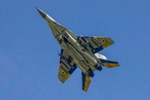 Истребитель возвращался с боевого задания
