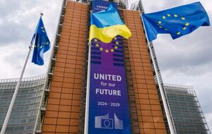 Український прапор замайорів перед штаб-квартирою ЄК у Брюсселі в День національного прапора України