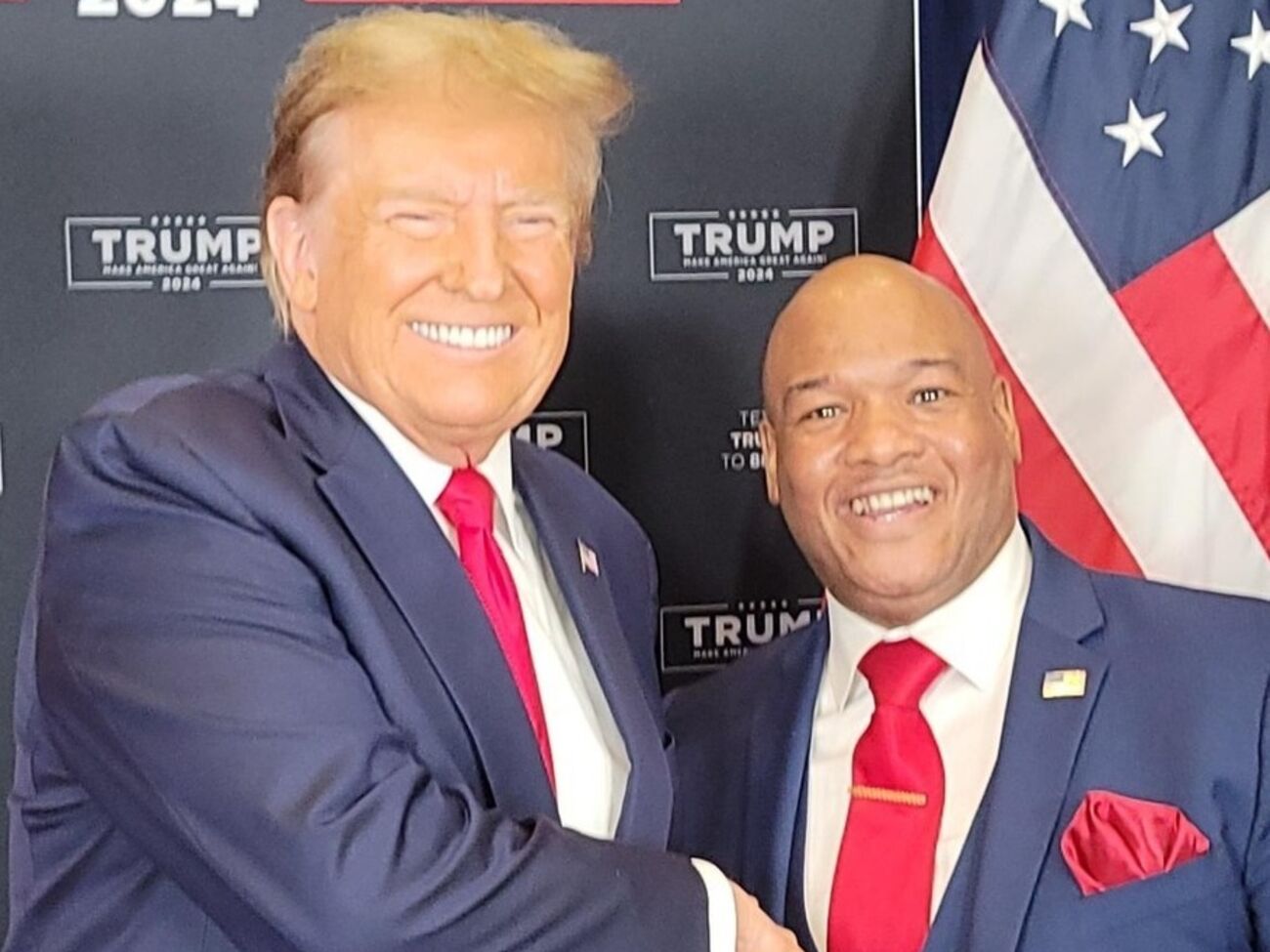 СМИ считают Бернса одним из самых заметных пасторов, поддерживающих Трампа