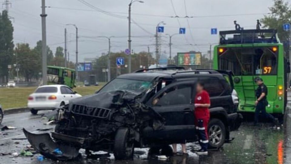 В результате ДТП в Харькове девять пострадавших госпитализированы