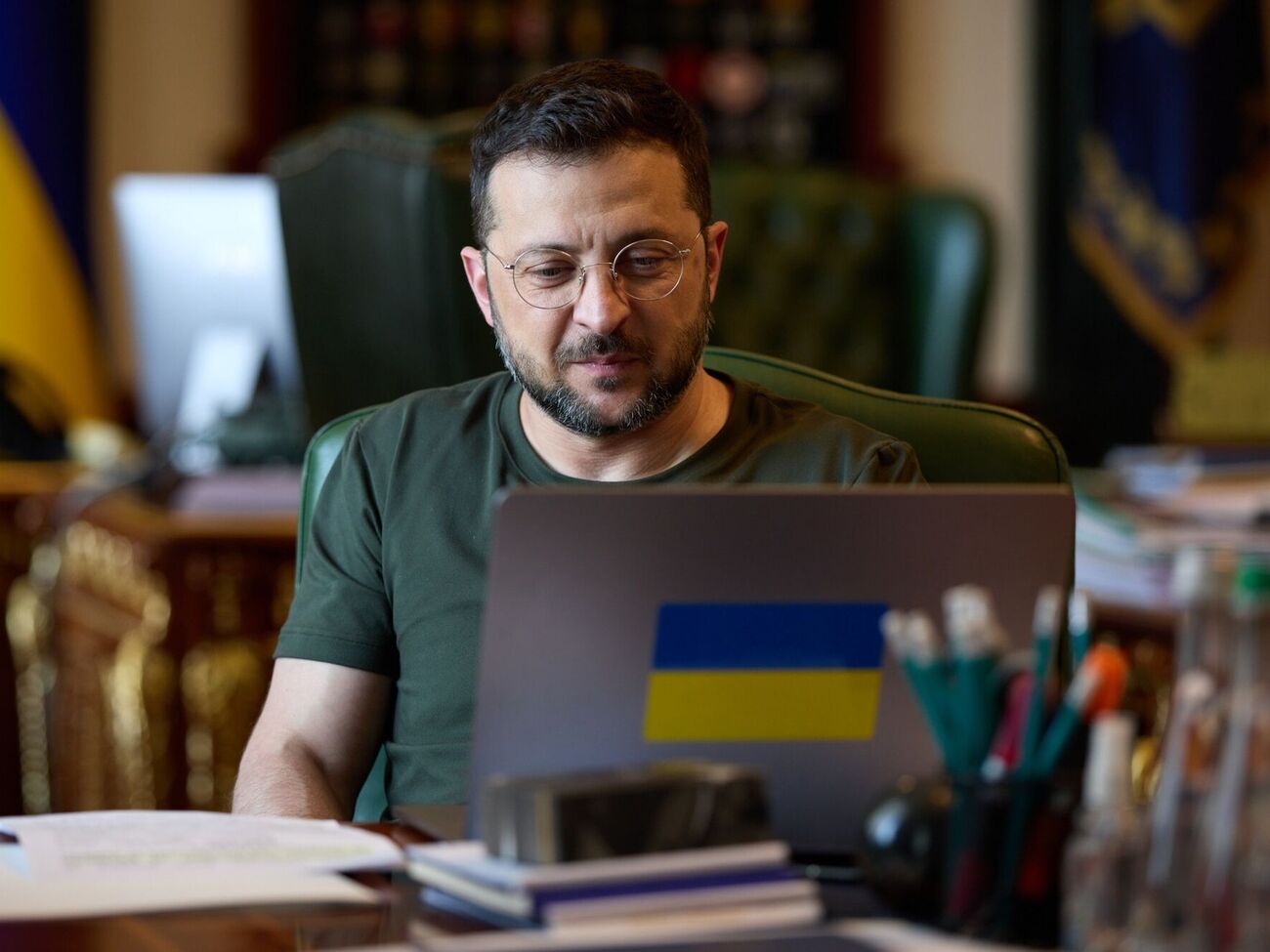 Зеленский подписал два указа, один из которых синхронизирует в Украине санкции Канады