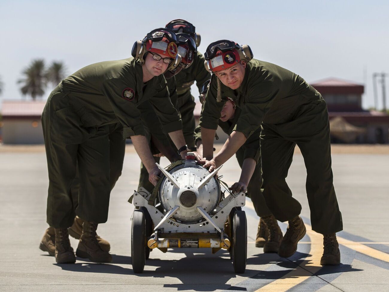 ERAM мають надійти в Україну приблизно за шість тижнів, зазначила WSJ