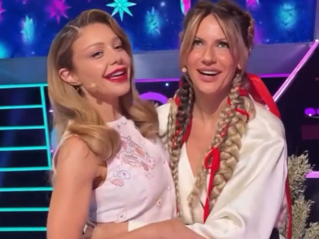 Нікітюк: – співачці: Ну починаєш, Тіно! Ти як ця жінка з пологового: "Приходьте ще за дівчинкою"