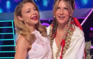 Нікітюк: – співачці: Ну починаєш, Тіно! Ти як ця жінка з пологового: "Приходьте ще за дівчинкою"