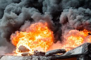 По данным OSINT-аналитиков, украинские дроны попали в газоперерабатывающий комплекс компании "Новатэк"