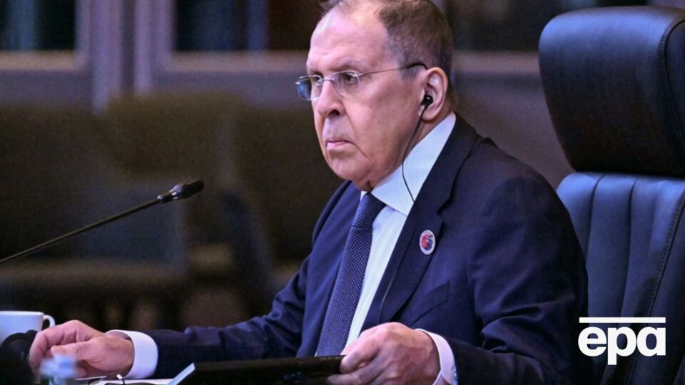 По словам Лаврова, отмена всех законов, которые запретили русский язык и каноническую УПЦ, якобы "не зависит ни от каких пожеланий Зеленского"