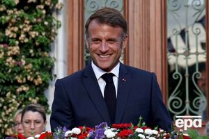 Сначала Макрон опубликовал поздравление на французском, а три часа спустя – на украинском