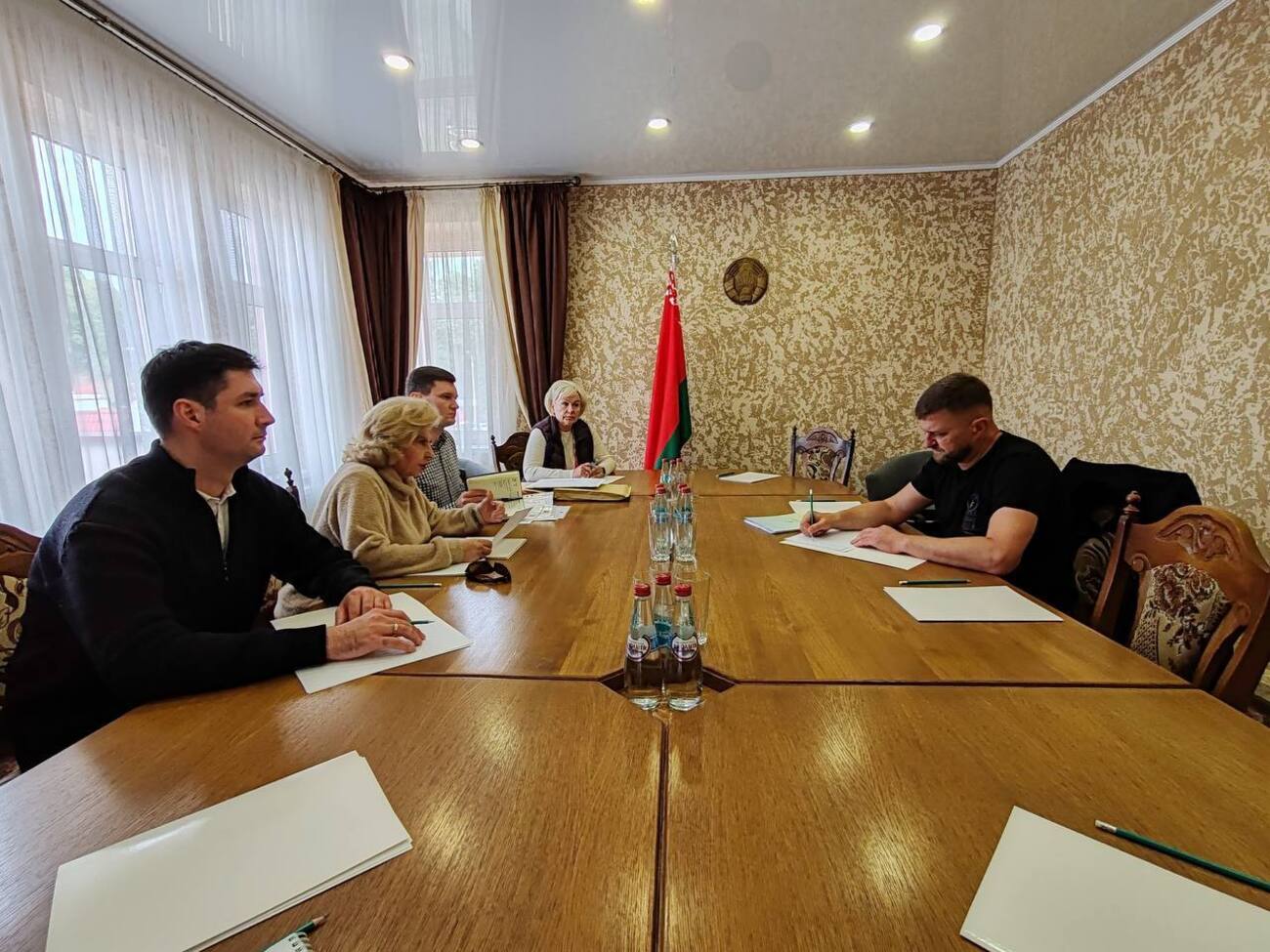 Москалькова (на фото друга зліва): Обмінялися листами від полонених для їхніх родичів