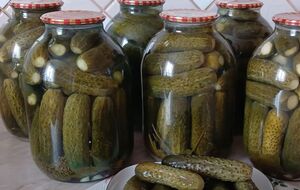 В процессе приготовления огурцы нужно дважды залить рассолом