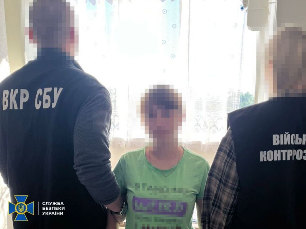 Во время задержания женщина пыталась удалить переписку со своим куратором и разбить смартфон, чтобы избавиться от вещественных доказательств, рассказывает СБУ