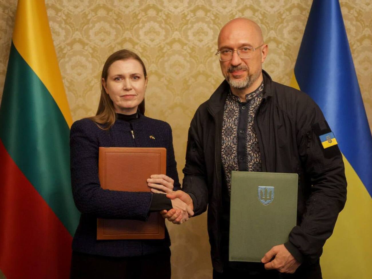 Шмигаль наголосив, що політики зосередилися на залученні додаткового фінансування для закупівлі озброєння й розвитку української промисловості