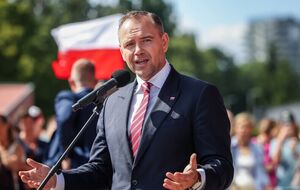 По словам Навроцкого, "выплаты 800+ должны предоставляться только тем украинцам, которые берут на себя обязательство работать в Польше"