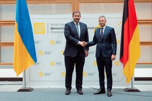 Клингбейль (слева) заверил в дальнейшей поддержке Украины Германией