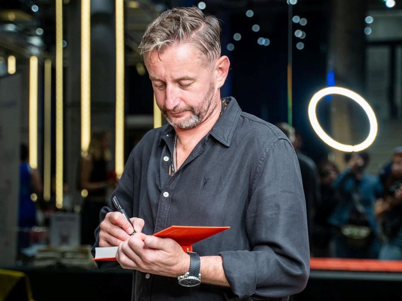 Часы, которые носит Жадан, были созданы по мотивам морских хронометров