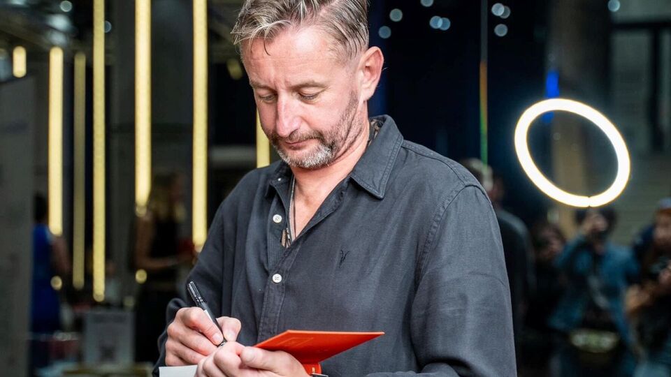 Часы, которые носит Жадан, были созданы по мотивам морских хронометров