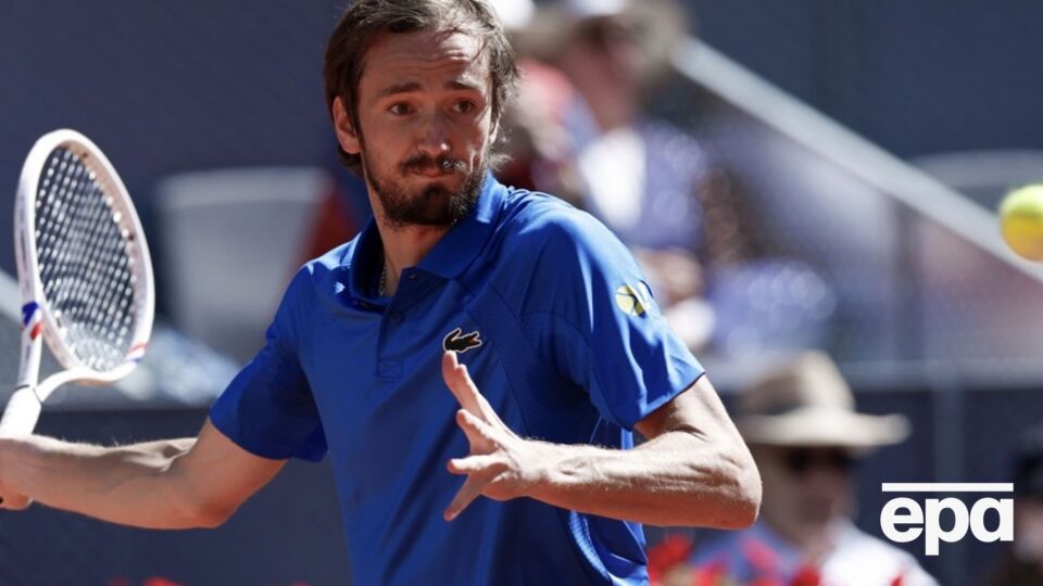 Медведєв не вперше влаштовує істерику після програшу