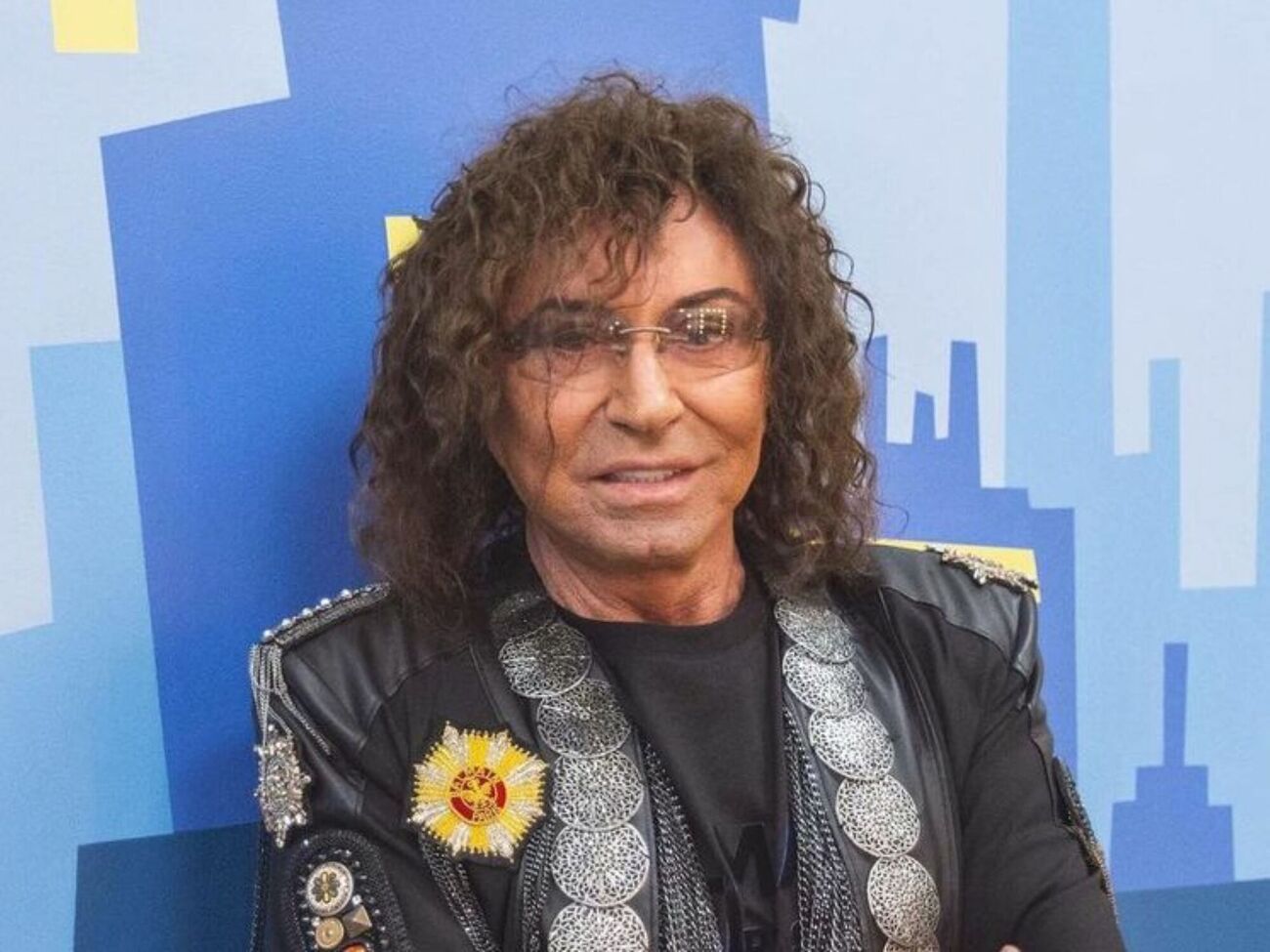 В 2017 году Леонтьева после гастролей в Крыму занесли в базу "Миротворца"