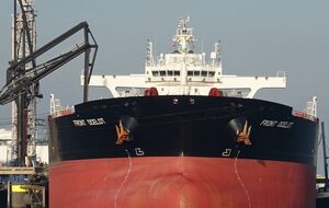 У РФ стверджують, що розливу палива немає