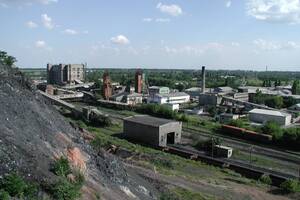 Трое поднятых из шахты людей ранены