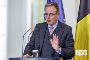 По мнению премьера, замороженные российские средства следует оставить в бельгийском банке Euroclear до начала мирных переговоров