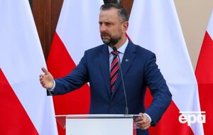 Косиняк-Камыш также раскритиковал решение Навроцкого наложить вето на закон о помощи украинским беженцам