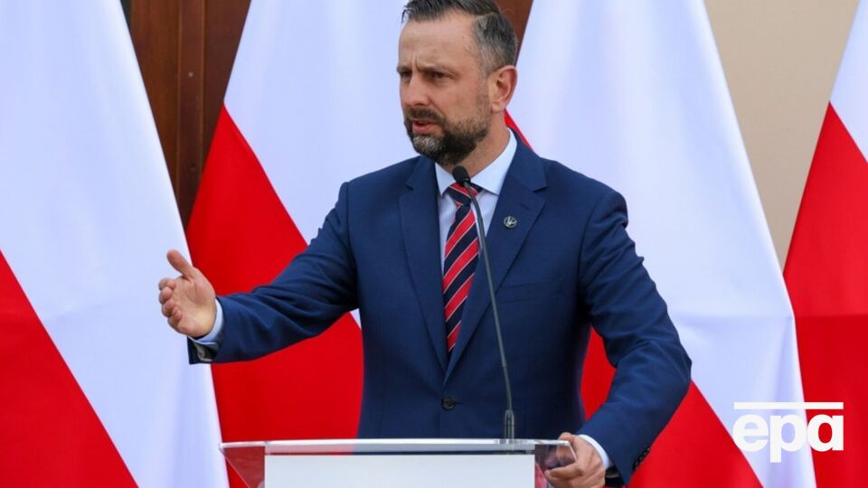 Косиняк-Камыш также раскритиковал решение Навроцкого наложить вето на закон о помощи украинским беженцам