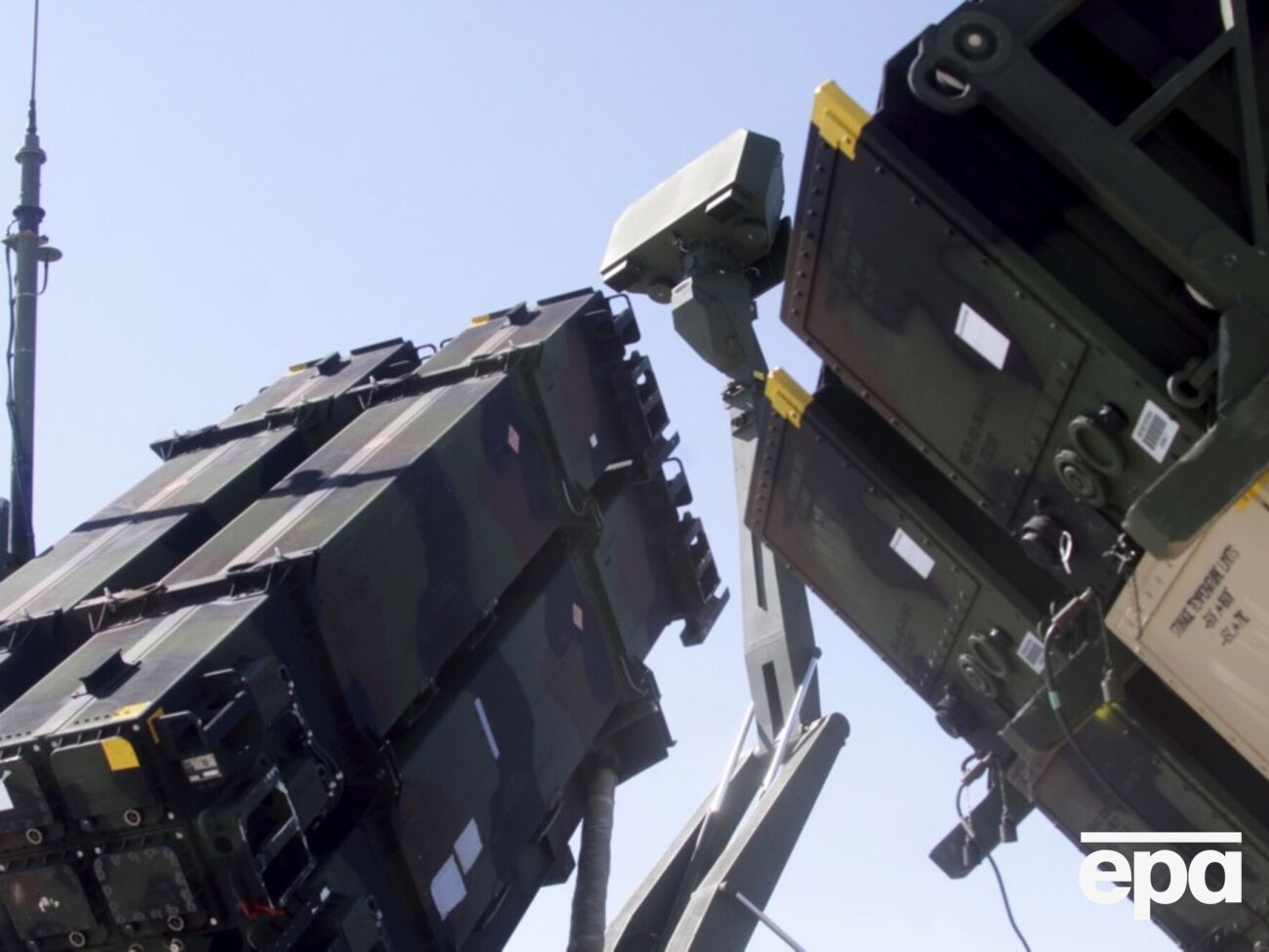 Вашингтон уже постачає Україні ракети для Patriot, однак у гарантії також входитимуть авіація, логістика й наземні радари, зазначили співрозмовники