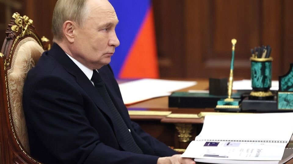 Одна "консерва" может быть связана с днем рождения Кабаевой, пишет медиа