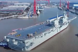 Новый авианосец прошел как минимум восемь этапов морских испытаний, отмечают СМИ