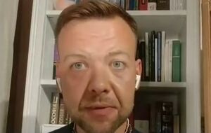 Видання поінформувало, що ухвалило рішення про негайне припинення співпраці з Мазуренком