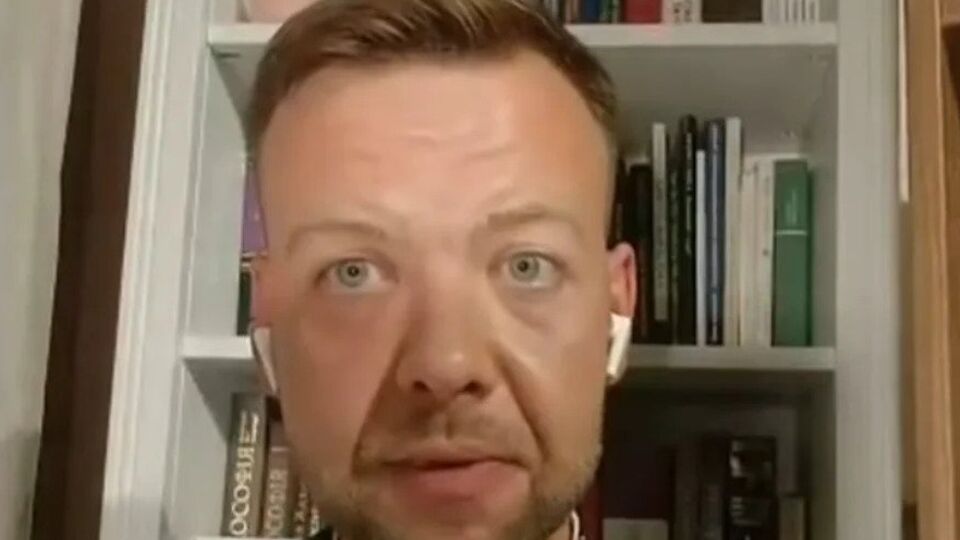 Видання поінформувало, що ухвалило рішення про негайне припинення співпраці з Мазуренком