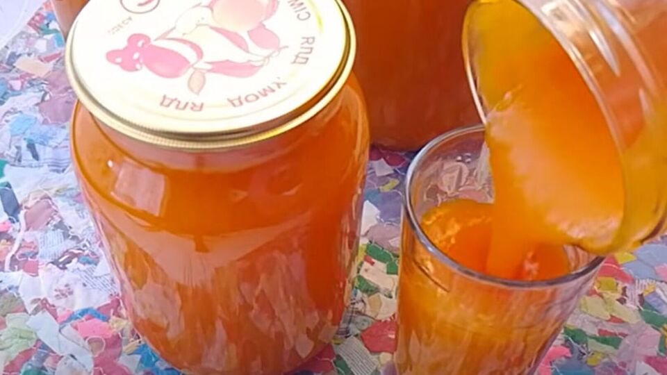 Для приготування пюре гарбуз потрібно відварити й подрібнити блендером