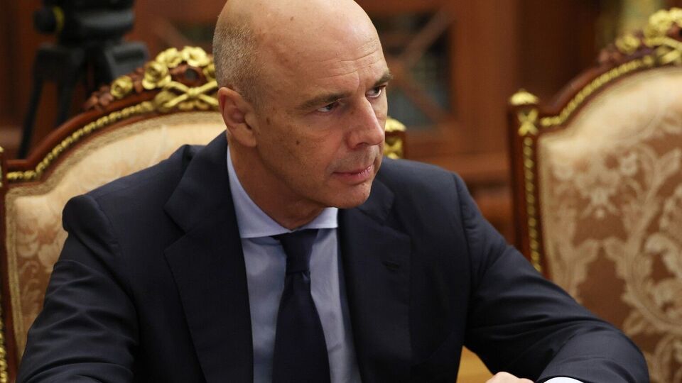 Силуанов повідомив Путіна про уповільнення темпів зростання економіки РФ