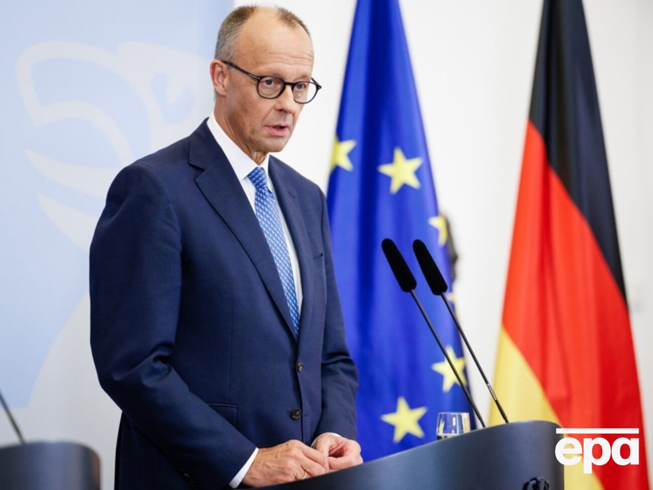 Возможная капитуляция Украины "только даст России время", отметил Мерц