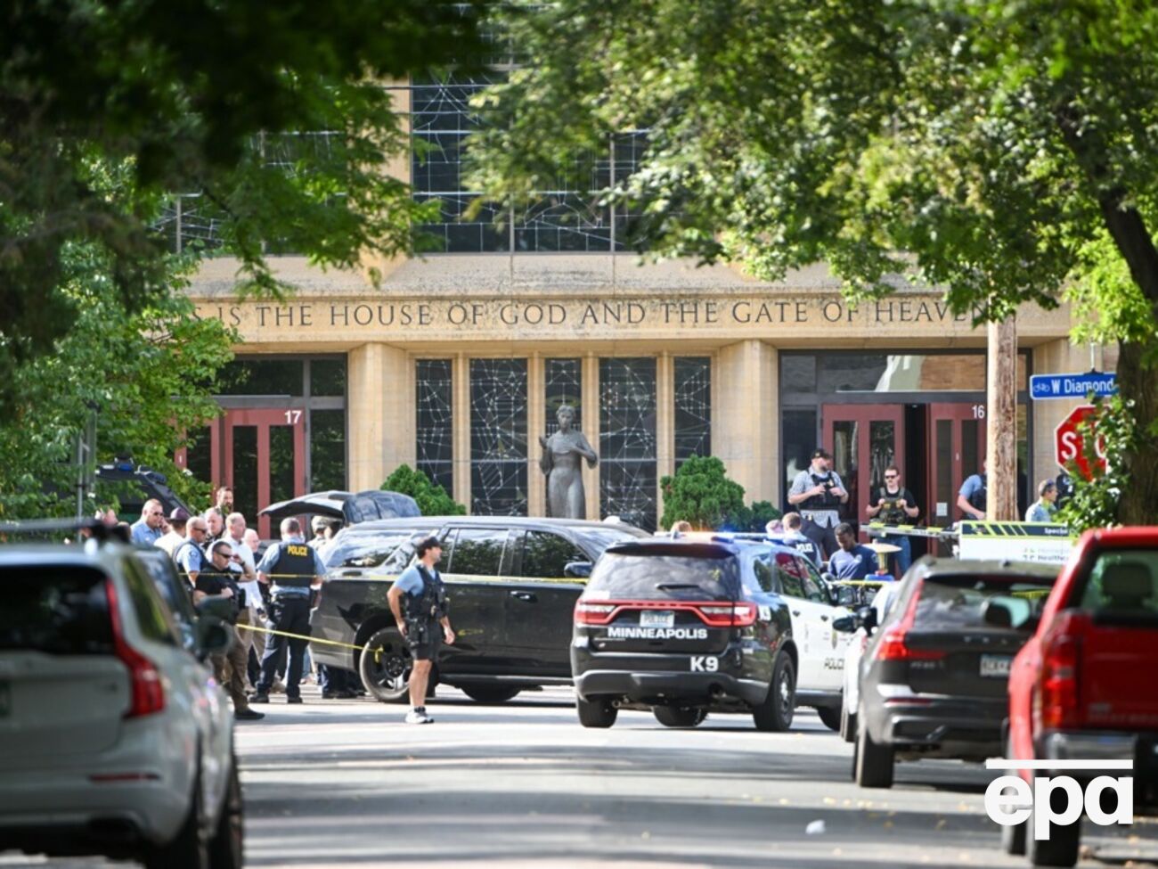 По данным полиции, нападавший застрелился