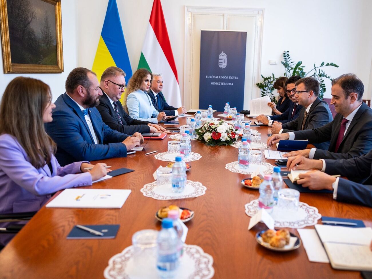 Качка в Будапешті зустрівся з двома угорськими міністрами й одним заступником міністра, розповіли в його офісі