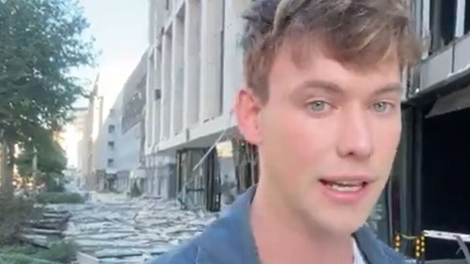 За словами британського журналіста, в атакованій будівлі регулярно перебували представники уряду Великобританії, британські службовці, і росіяни це знали