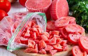 Заморожені помідори не підходять для салатів